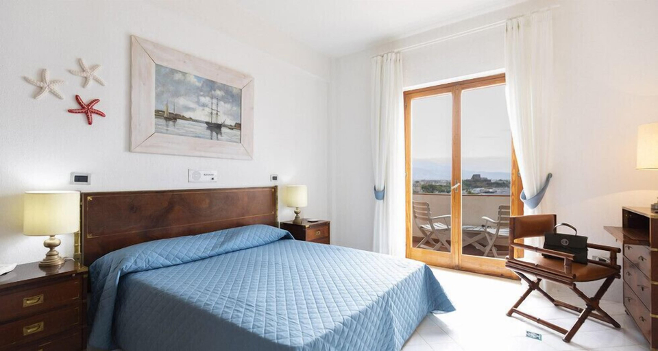 Bedroom 4, Grand Hotel De Rose, Cosenza