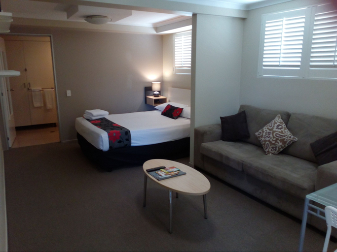Bedroom 2, Brisbane Street Studios, Annerley