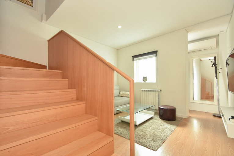 Others 5, North Star Flats at São João, Porto