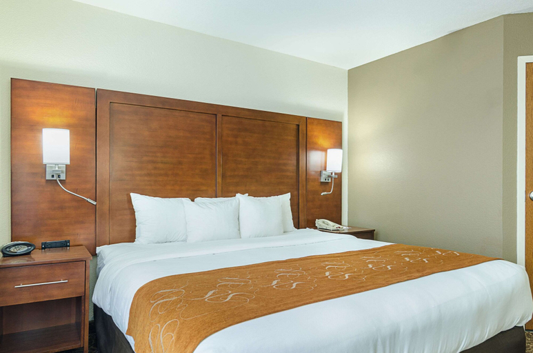 Bedroom 4, Quality Suites Springdale West I-49, Washington