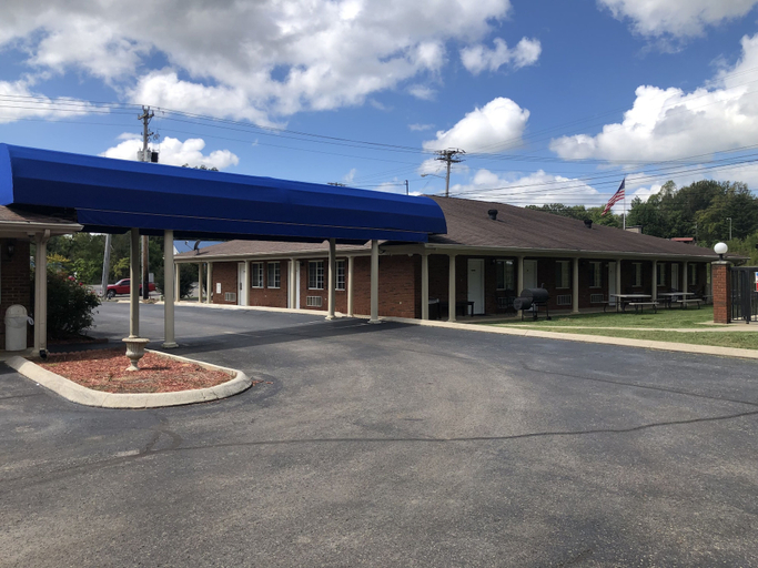 Others 5, The Tompkinsville Inn, Monroe