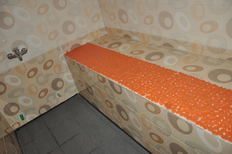 Bathroom 4, North Addis Hotel, Addis Abeba