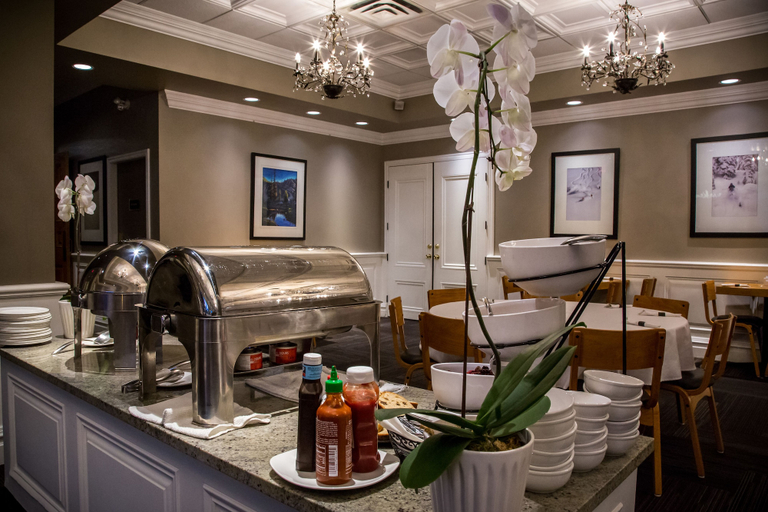 Food & Drinks 5, Regent Hotel, Columbia-Shuswap