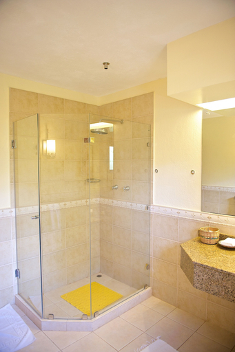 Bathroom 5, Great Rift Valley Lodge and Golf Resort, Gilgil