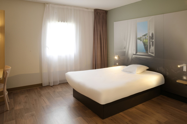 Bedroom 3, B&B HOTEL Angoulème, Charente