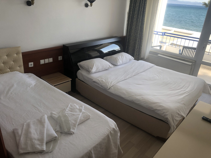 Bedroom 4, Ozsoy Hotel, Edremit