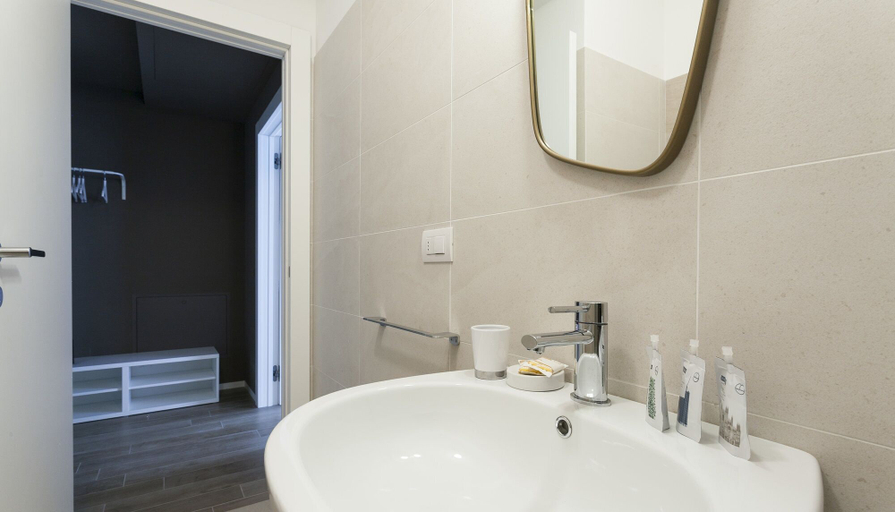 Bathroom 5, Italianway Easy - Poma 61 S3, Milano