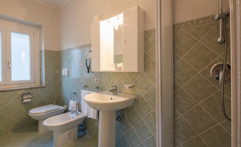 Bathroom 4, Garni Bellavista, Belluno