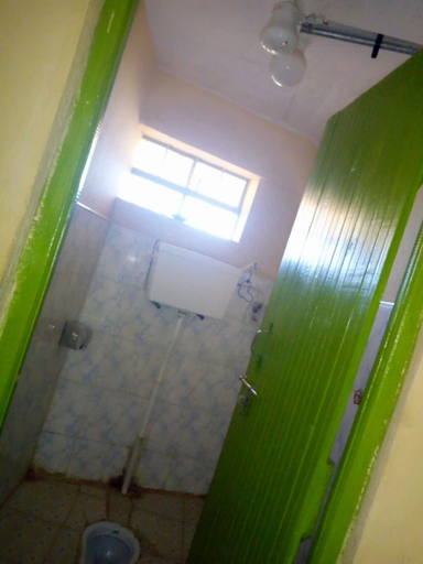 Bathroom 3, Mukuruwe-Ini Guest House, Nyeri Town