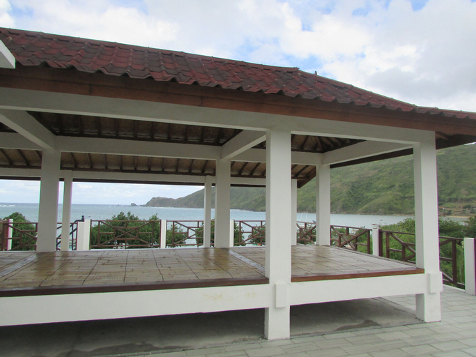 Exterior & Views 28