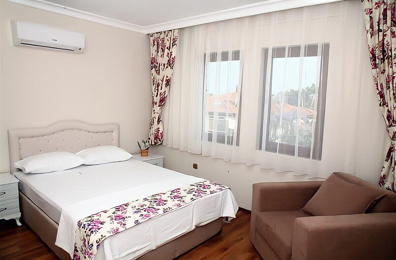 Bedroom 4, Ankakyaka Apart Hotel, Ula