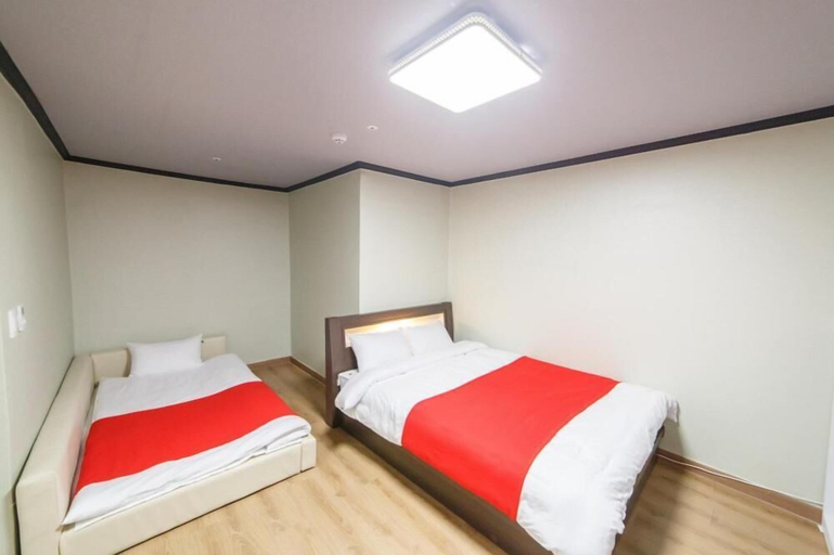 Bedroom 3, Suncheon Hotel Castle, Suncheon