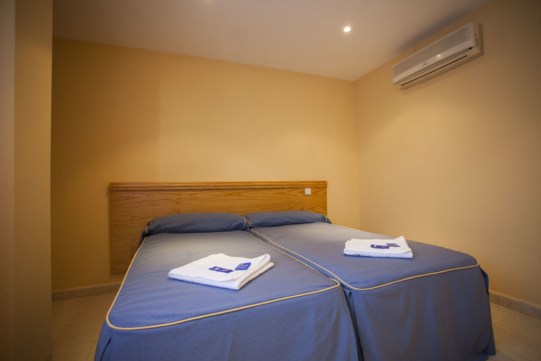 Bedroom 2, Hotel El Álamo, Madrid