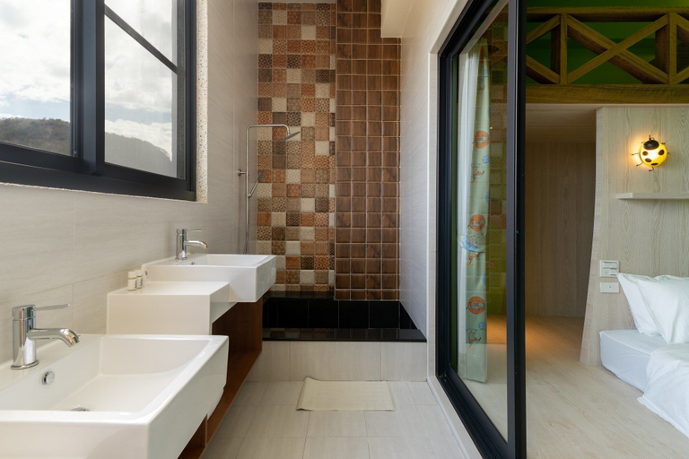 Bathroom 4, Yiting B&B, Pingtung
