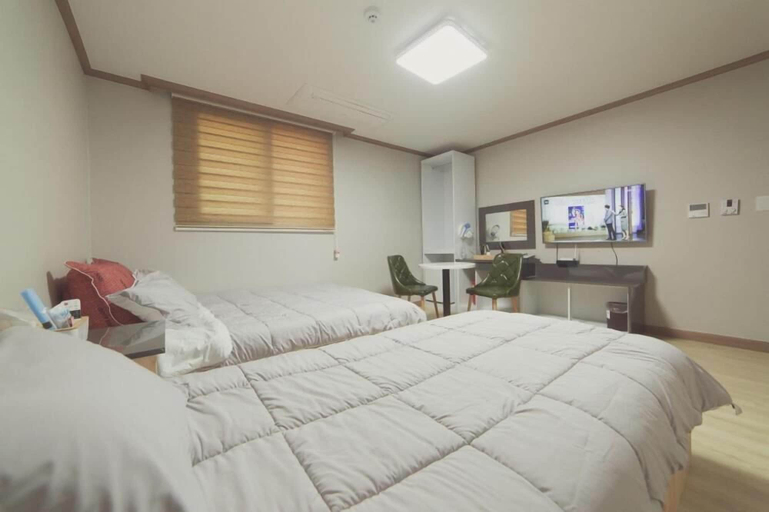 Bedroom 2, Suncheon Hotel Castle, Suncheon
