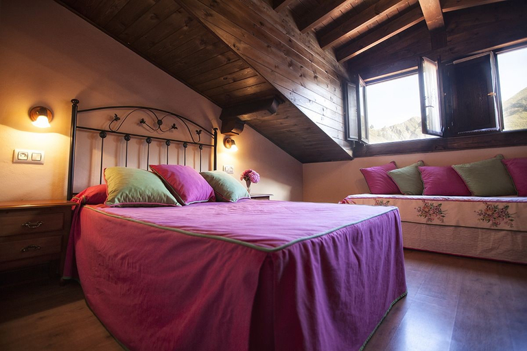 Bedroom 3, La Casona de Sobrepiedra, Asturias