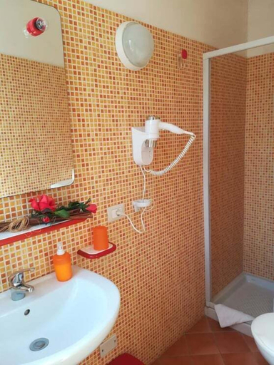 Bathroom 4, Due Passi dal Centro, Trapani