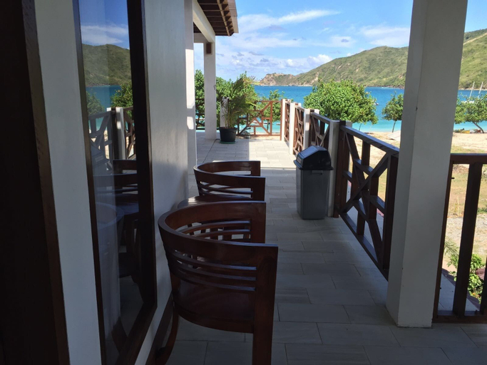 Exterior & Views 23