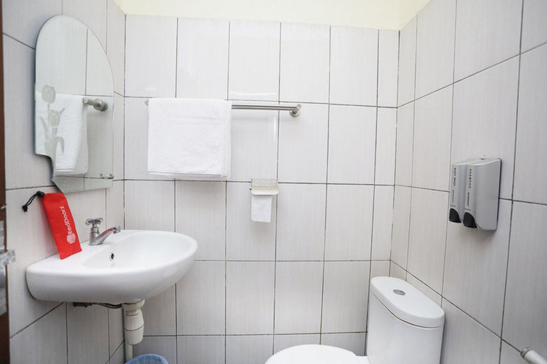 Bedroom 4, RedDoorz near Bundaran Garuda 2, Palangkaraya
