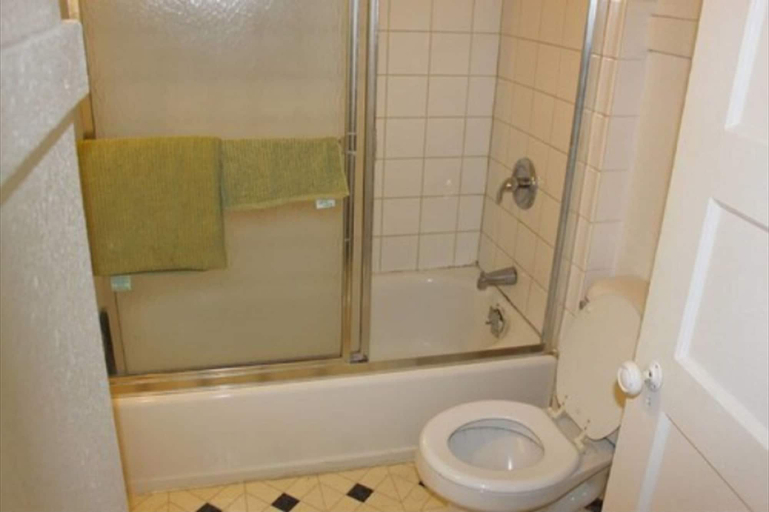 Bathroom 5, West Inn Hollywood La, Los Angeles