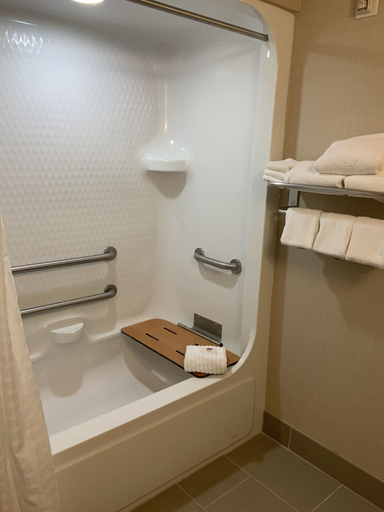 Bathroom 4, Comfort Inn & Suites West Chester - North Cincinnati, Butler