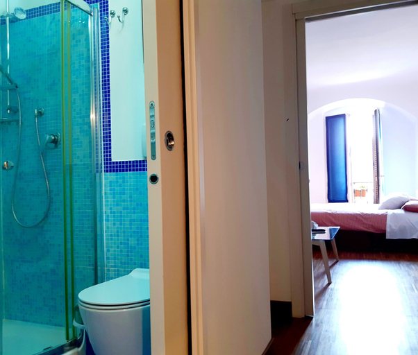 Bathroom 5, Room Inn, Milano
