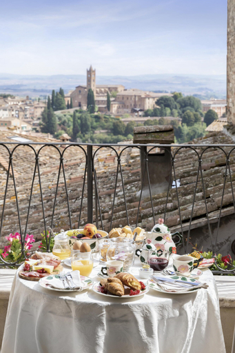Food & Drinks 4, Residenza d'Epoca Palazzo Borghesi, Siena