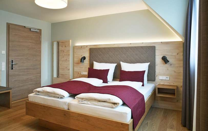 Bedroom 2, Hotel & Restaurant Klosterhof, Biberach