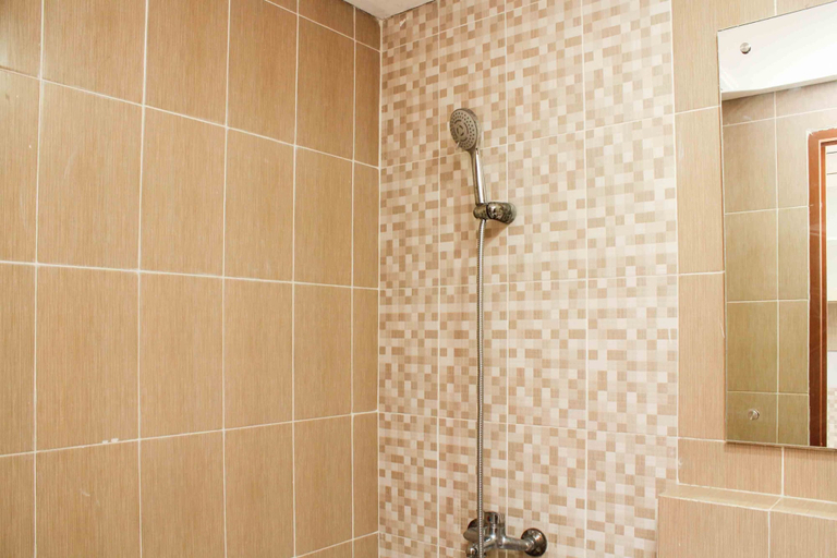 Bathroom 3, Cozy And Spacious Studio At The Enviro Apartment, Cikarang