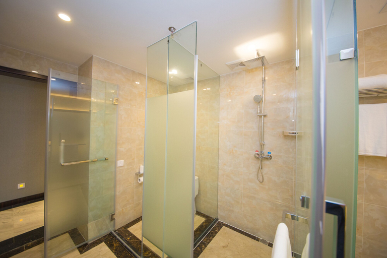 Bathroom 4, ibis Styles Nanjing Qilin Gate Hotel, Nanjing