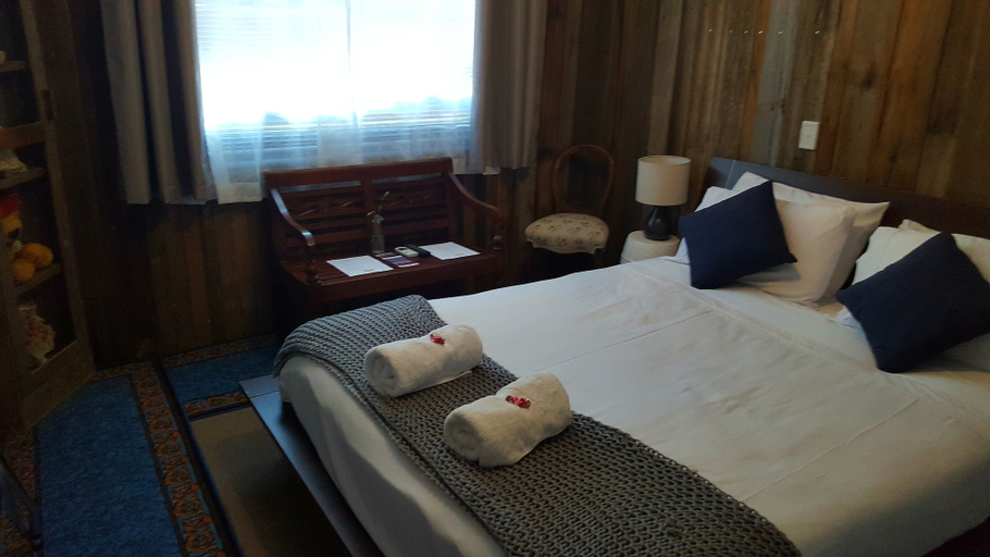 Bedroom 2, The Bears, Huon Valley