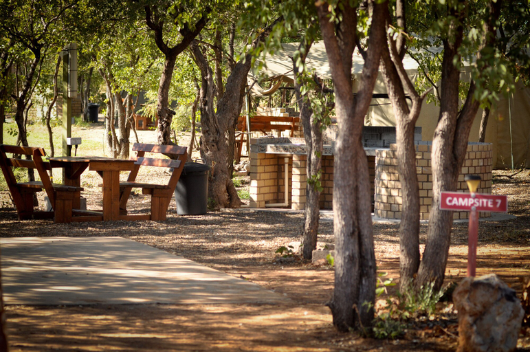 Others 4, Tuuthebe Lodge, Lethlakane