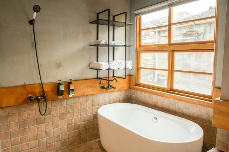 Bathroom 4, Lucky 1960, Tainan