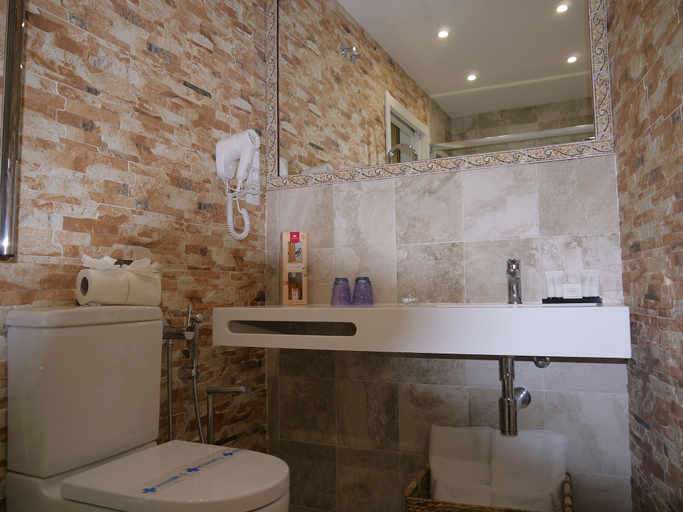Bathroom 4, Maravillas del Mundo, Alicante