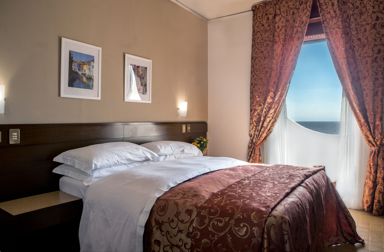 Bedroom 3, Hotel Sinuessa Terme, Caserta