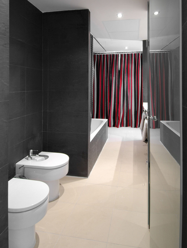 Bathroom 5, Hotel Cienbalcones, Zaragoza