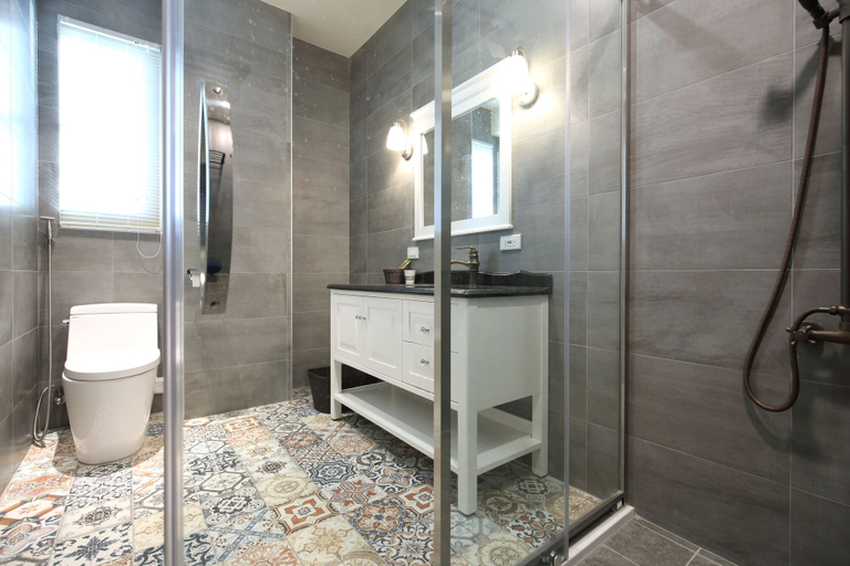 Bathroom 3, Serrado Manor, Hualien
