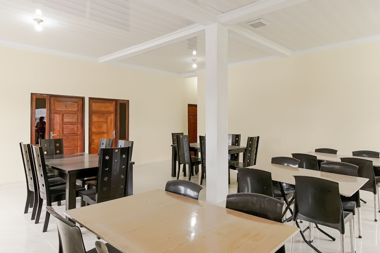Food & Drinks, RedDoorz near Tahura Berastagi, Karo