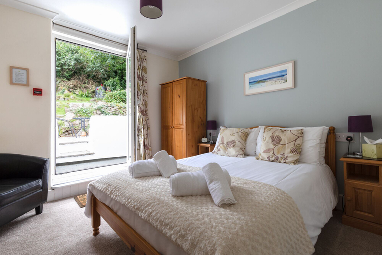 Bedroom 3, Ocean House, Cornwall