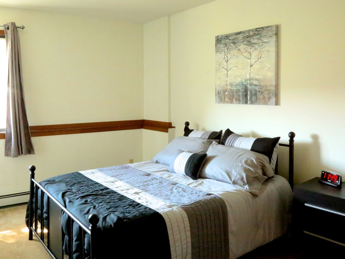Bedroom, Dream Away Valley View Apartments, Redwood