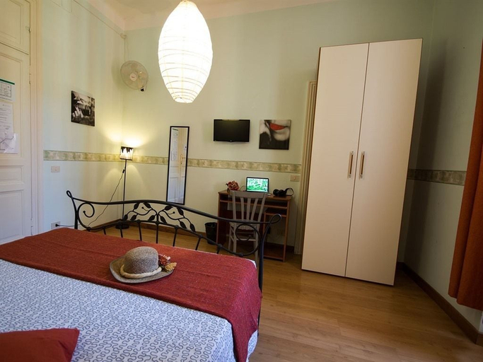 Bedroom 4, La Dolce Vita Guesthouse, Rome
