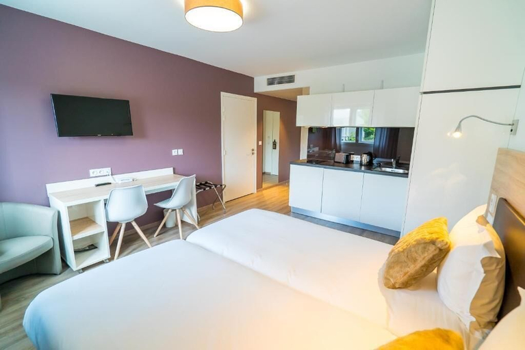 Bedroom 3, All Suites Appart Hôtel | Choisy-le-Roi, Val-de-Marne