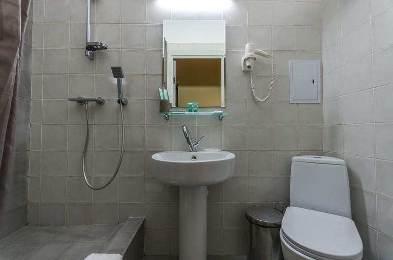 Bathroom 3, Troyka Hotel Moscow, Central