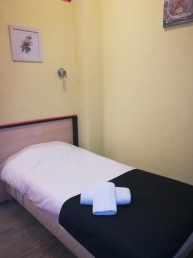 Bedroom 3, Hôtel Renova, Loire-Atlantique
