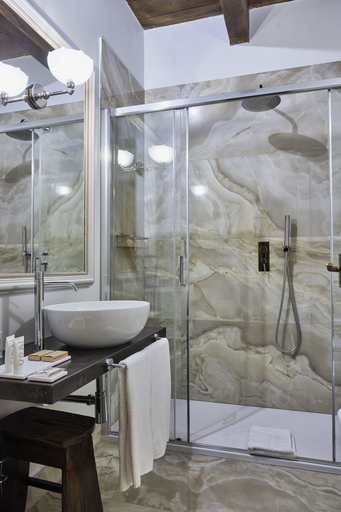 Bathroom 5, Palazzo Viviani Castello di Montegridolfo, Rimini