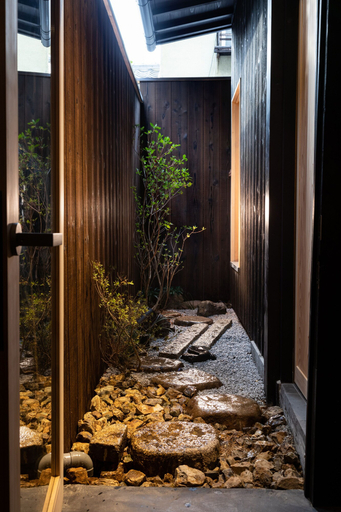Others 4, Tsumugi Hachijominamotocho, Kyoto