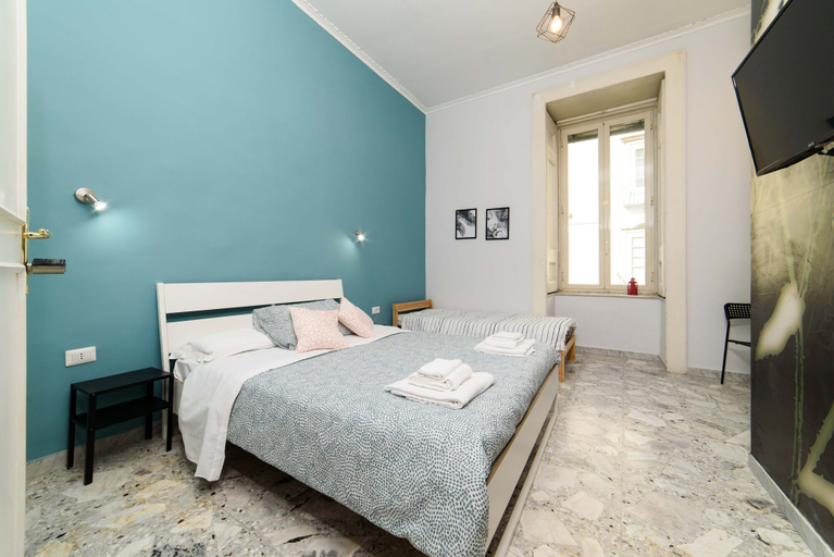 Bedroom 5, Sofia Rooms, Napoli