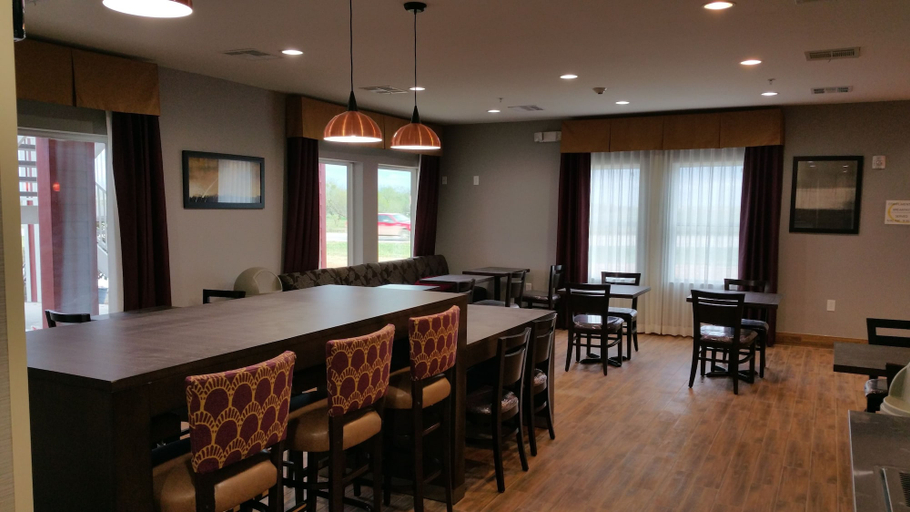 Food & Drinks 5, Super 8 by Wyndham Carrizo Springs, Dimmit