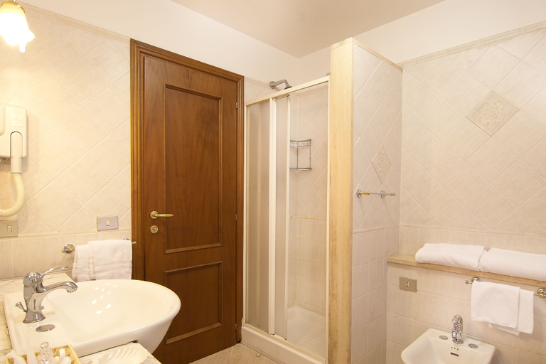 Bathroom 3, Domus Julia, Rome