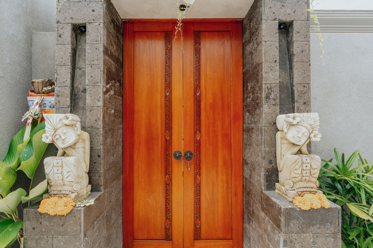 Exterior & Views 29